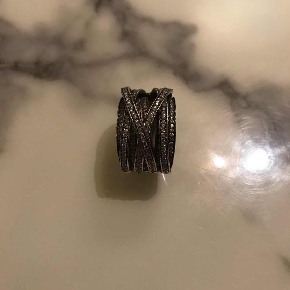 Ring - Picture 3 of 8